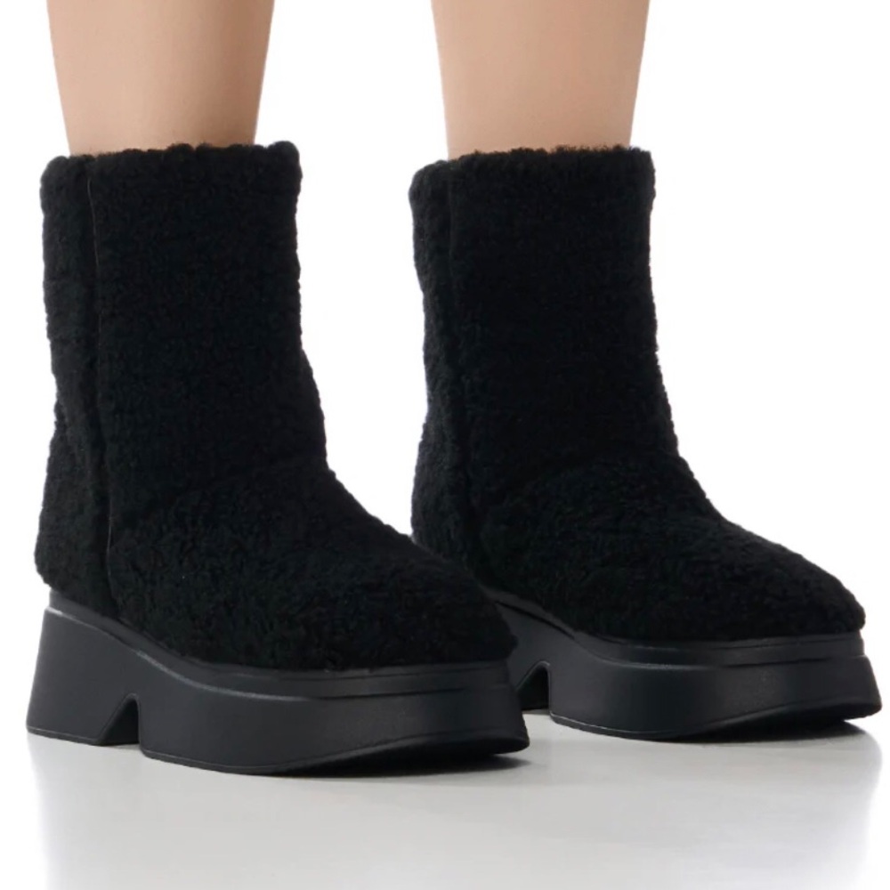 Lemonade SNOW COZY SHERPA BOOTIE IN BLACK